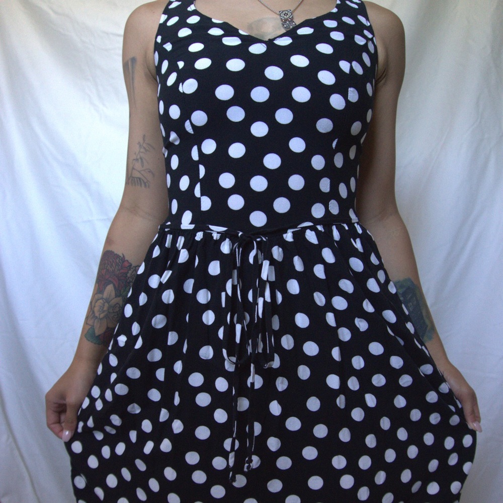 🖤Polka dotted dress with pockets!